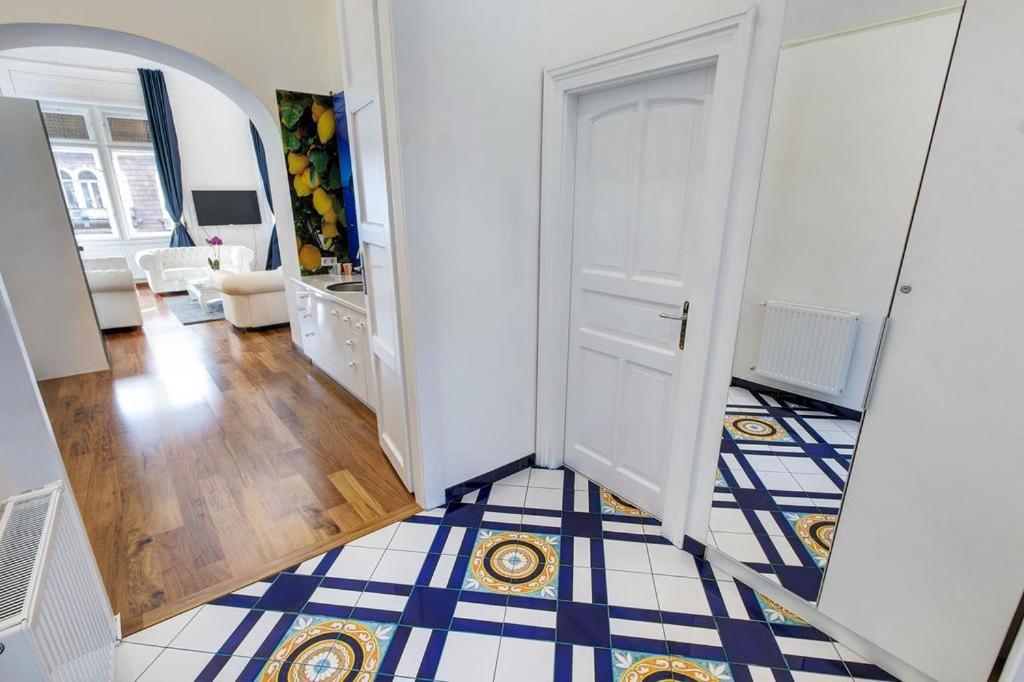 Royale Apartment บูดาเปสต์ ภายนอก รูปภาพ